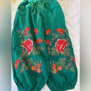 Embroidered Floral Cropped Pants – Elastic Waist